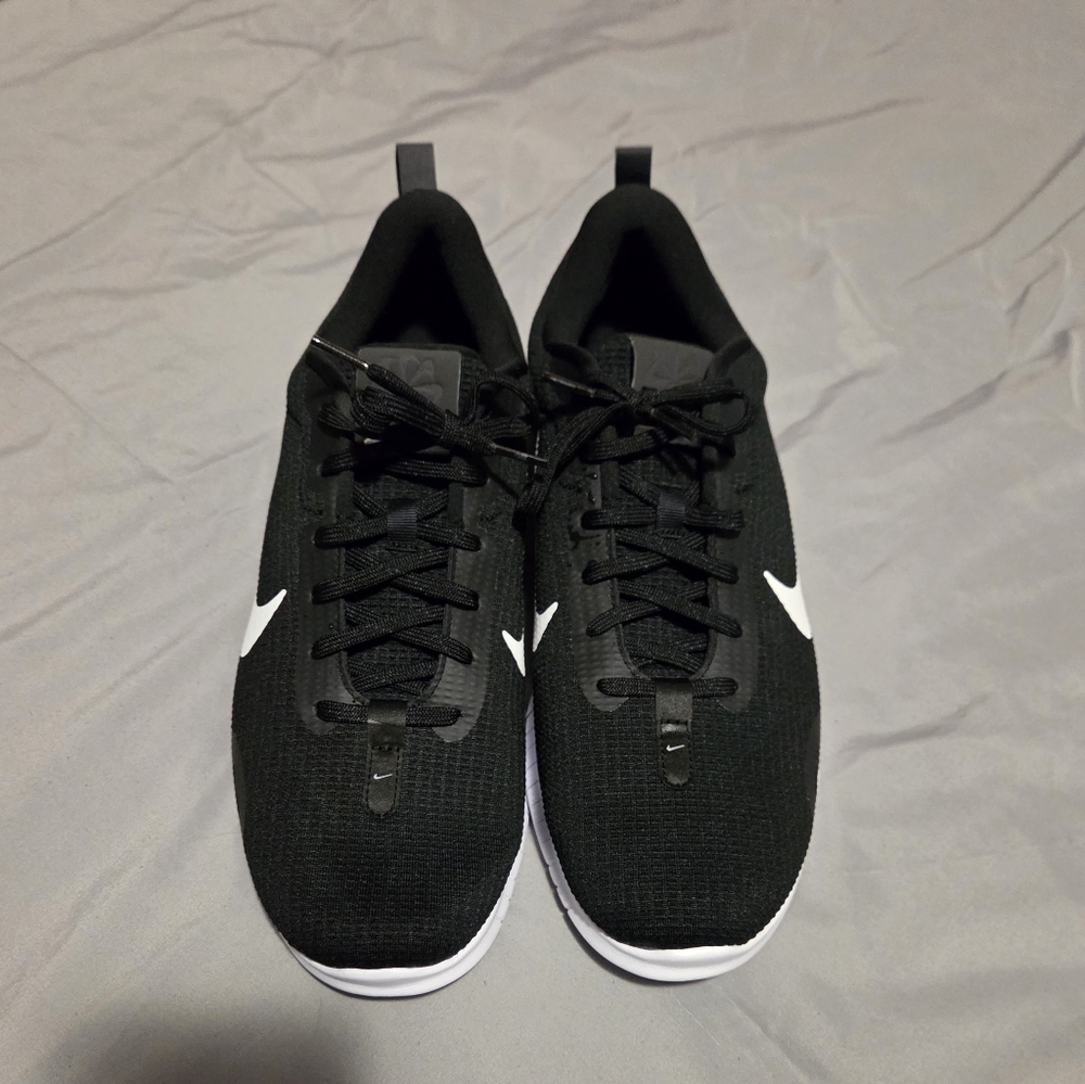 Nike Black Athletic Sneakers with White Swoosh - Picture 2 of 3